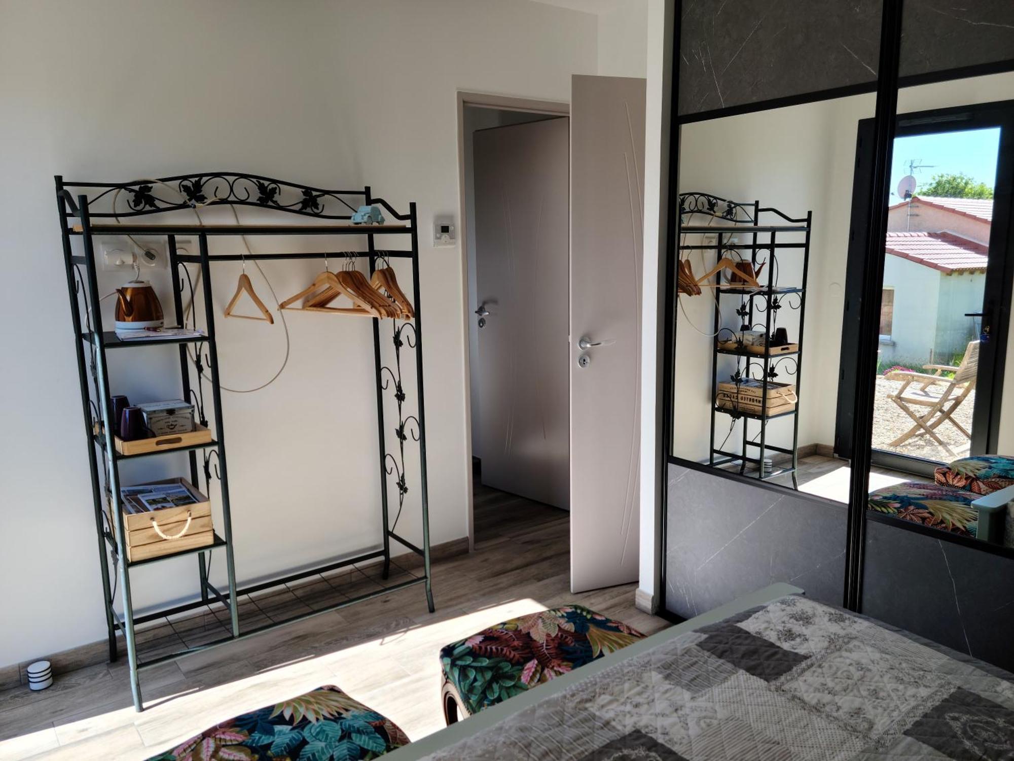 Bed and Breakfast Les Papillons D'Uzes Saint-Laurent-la-Vernede Екстер'єр фото